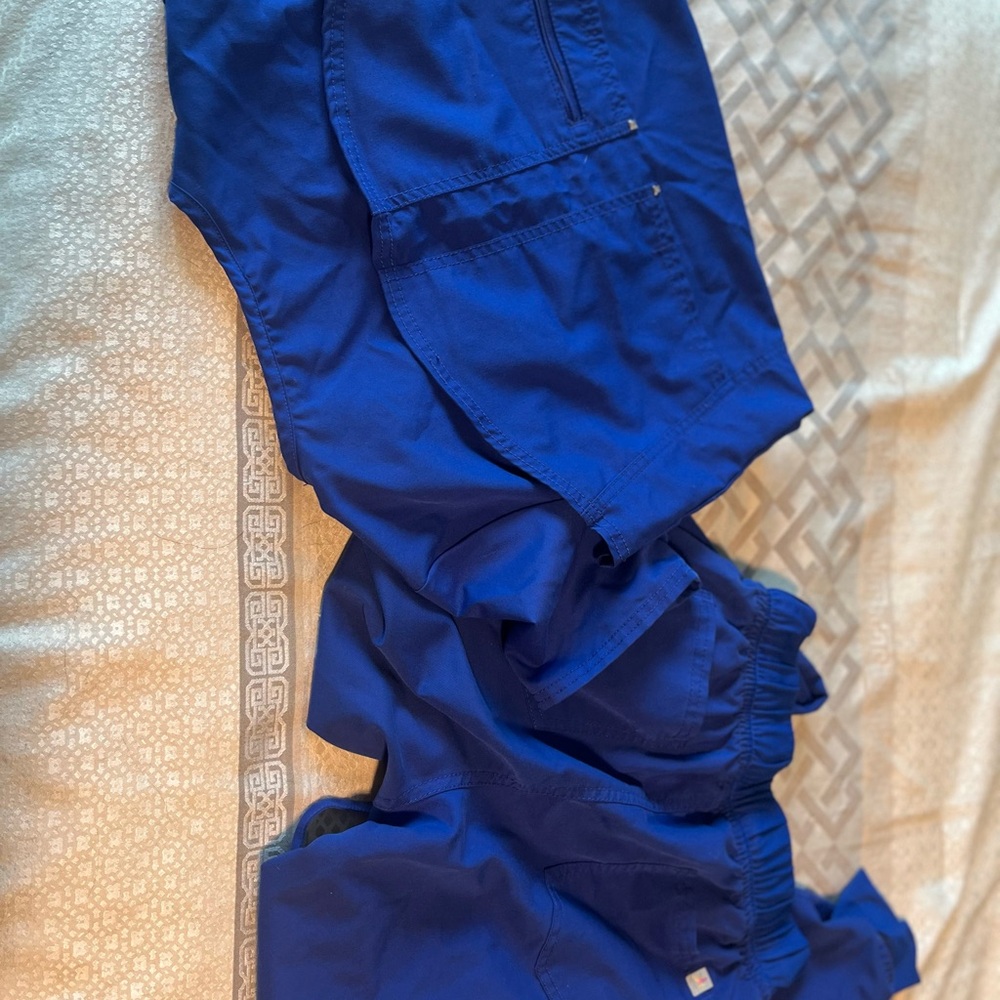 Scrub Set bundle - Picture 4 of 9
